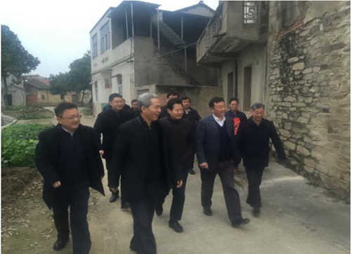 集团公司重要辅导赴凤凰寨村调研扶贫工作慰问难题人民-乐玩 集团公司重要辅导赴凤凰寨村调研扶贫工作慰问难题人民-乐玩