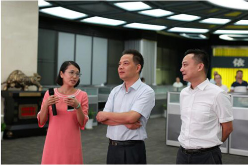 武汉市委常委、、副市长李有祥一行调研武汉金交所-乐玩